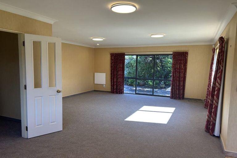 Photo of property in 64 Guildford Drive, Paraparaumu, 5032