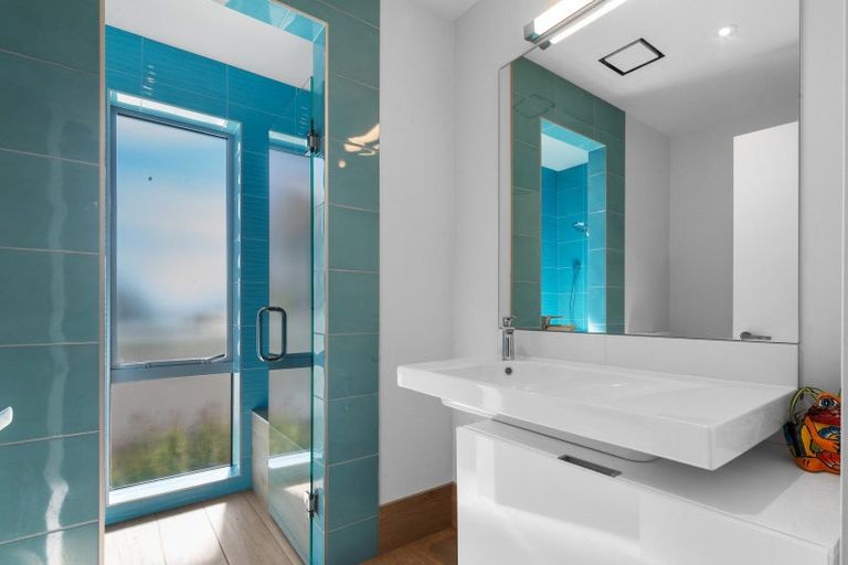 Photo of property in 342 Mount Pleasant Road, Mount Pleasant, Christchurch, 8081