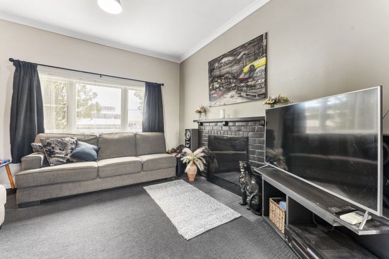 Photo of property in 244 Tremaine Avenue, Highbury, Palmerston North, 4412