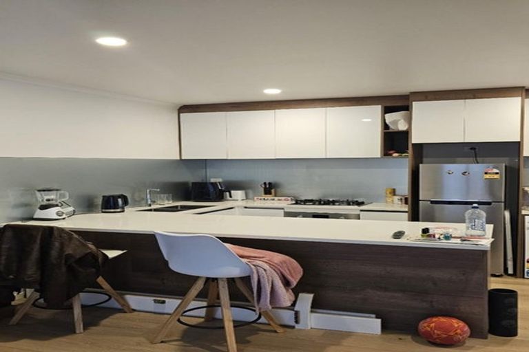 Photo of property in 2/33 May Street, Hamilton East, Hamilton, 3216