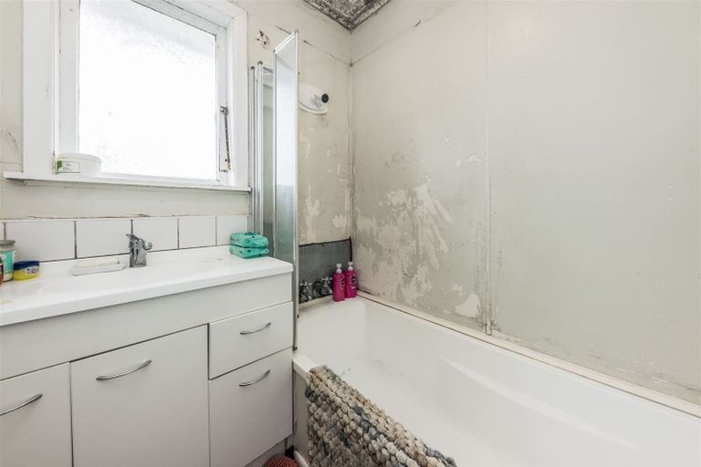 Photo of property in 4 Tindall Crescent, Otara, Auckland, 2023