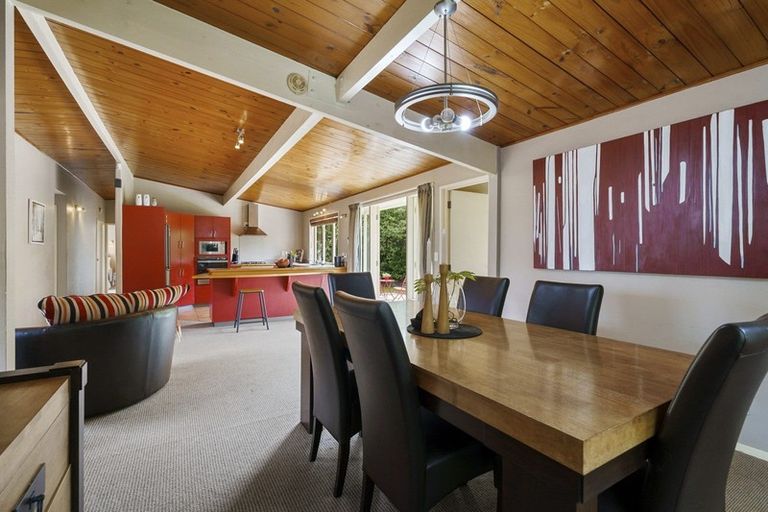 Photo of property in 8 Woodstock Place, Hokowhitu, Palmerston North, 4410