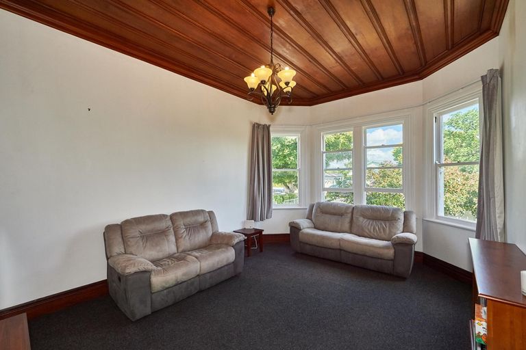 Photo of property in 11 Limbrick Street, Terrace End, Palmerston North, 4410