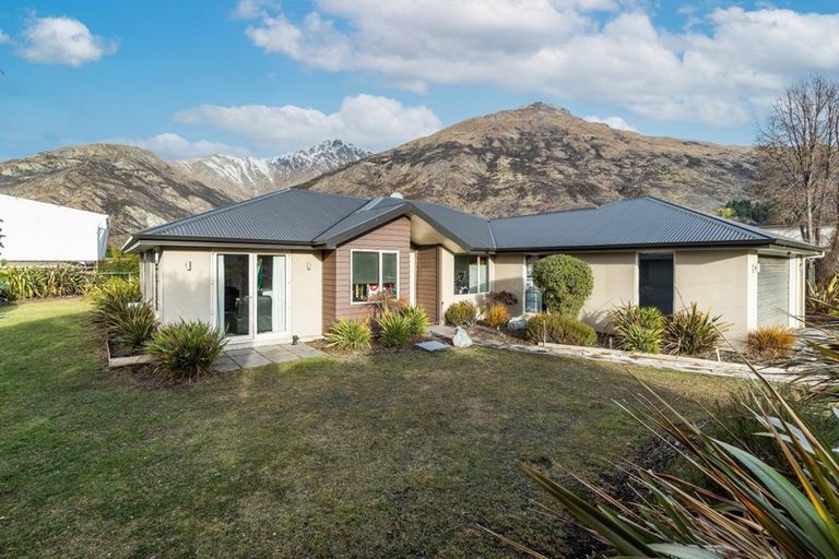 Photo of property in 66 Onslow Road, Lake Hayes, Queenstown, 9304