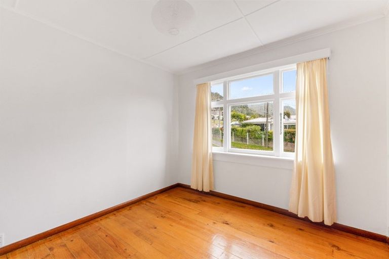 Photo of property in 54 Milton Terrace, Picton, 7220