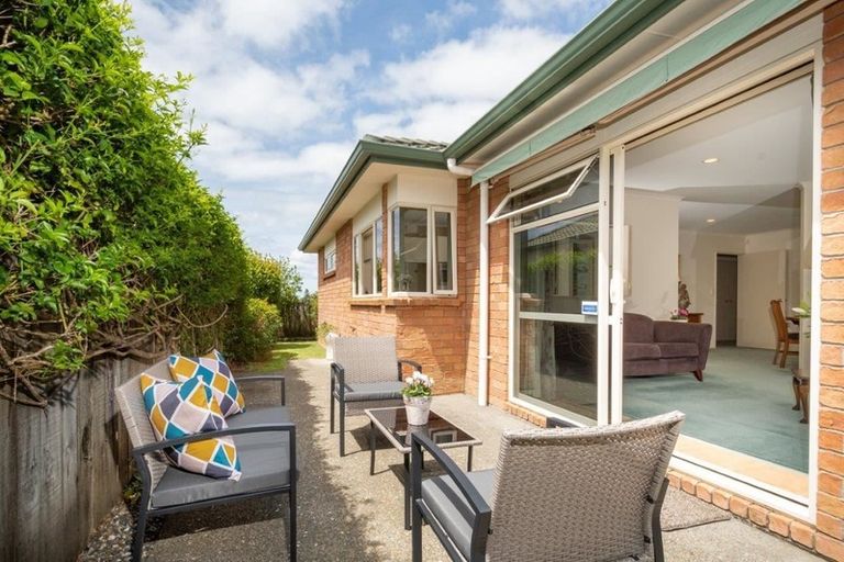 Photo of property in 9 Chesterfield Way, Orewa, 0931