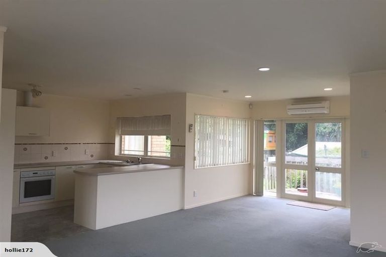 Photo of property in 37a Roys Road, Weymouth, Auckland, 2103