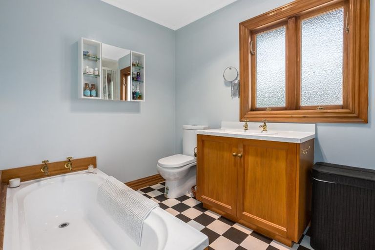 Photo of property in 28 Observatory Close, Whitby, Porirua, 5024