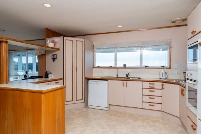 Photo of property in 8 Merehai Place, Snells Beach, 0920