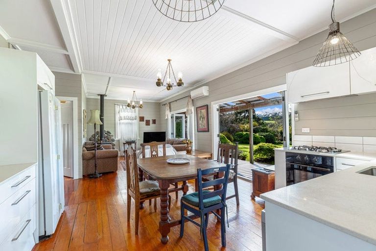 Photo of property in 70 Mahana Road, Waimauku, 0881