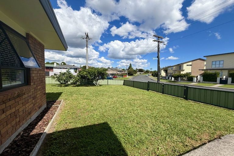 Photo of property in 2/27 Union Street, Papakura, 2110