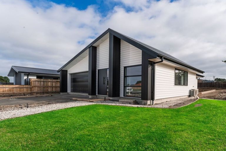 Photo of property in 55d Potter Avenue, Northcote, Auckland, 0627