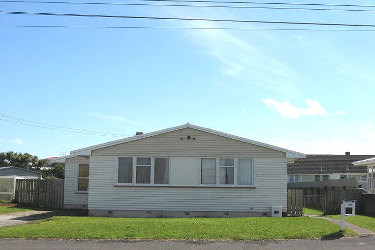 Photo of property in 166 Puriri Street, Castlecliff, Whanganui, 4501