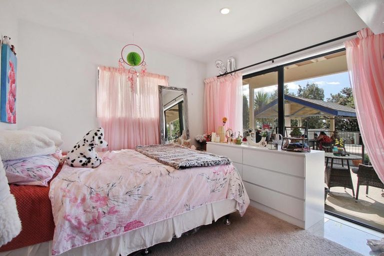 Photo of property in 26 Crispe Road, Clarks Beach, 2122