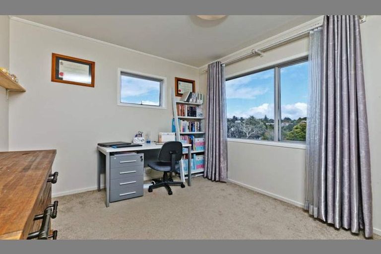 Photo of property in 20 Orton Street, Glenfield, Auckland, 0627