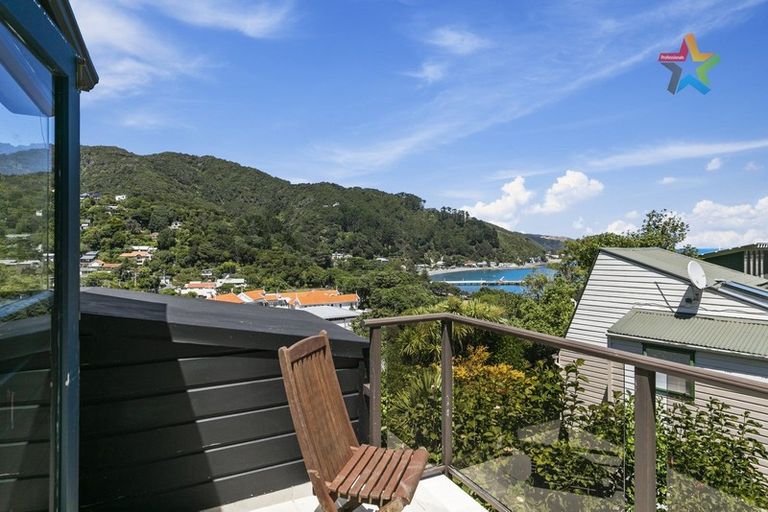 Photo of property in 23 Ferry Road, Days Bay, Lower Hutt, 5013