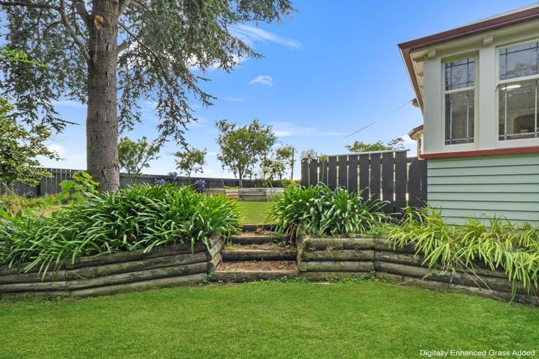 Photo of property in 10 Kensington Road, Marton, 4710