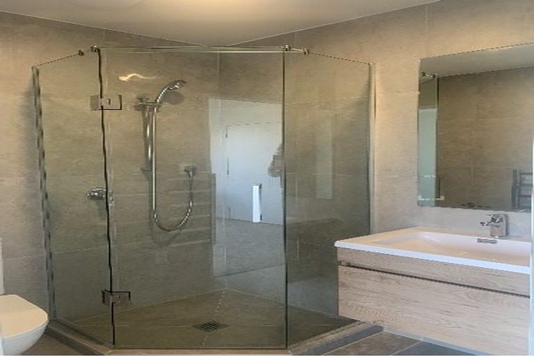 Photo of property in 2/14 Ayr Road, Pakuranga, Auckland, 2010