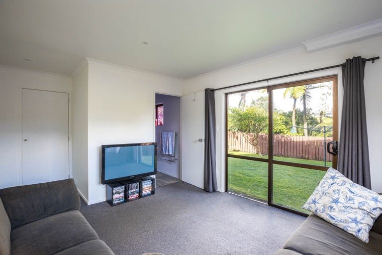 Photo of property in 21 Cumberland Street, Merrilands, New Plymouth, 4312