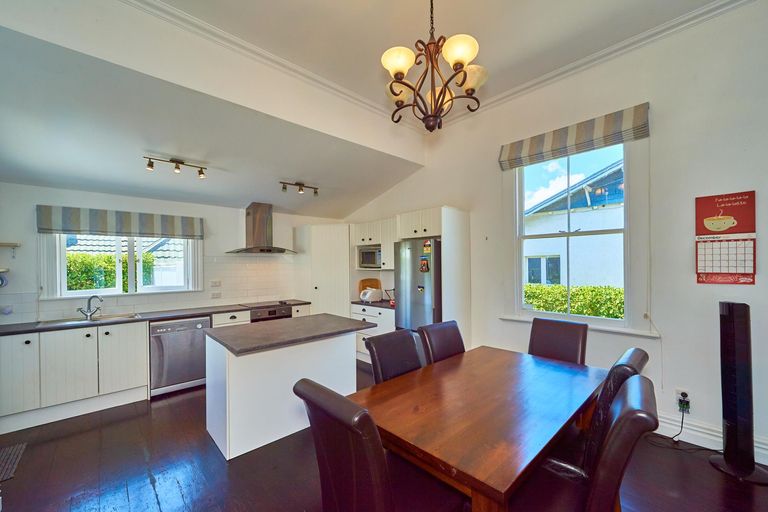 Photo of property in 11 Limbrick Street, Terrace End, Palmerston North, 4410