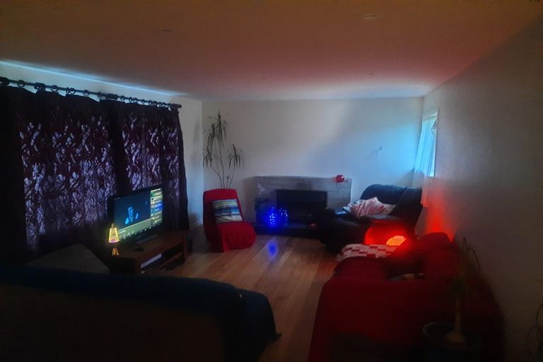 Photo of property in 119 Omata Road, Marfell, New Plymouth, 4310