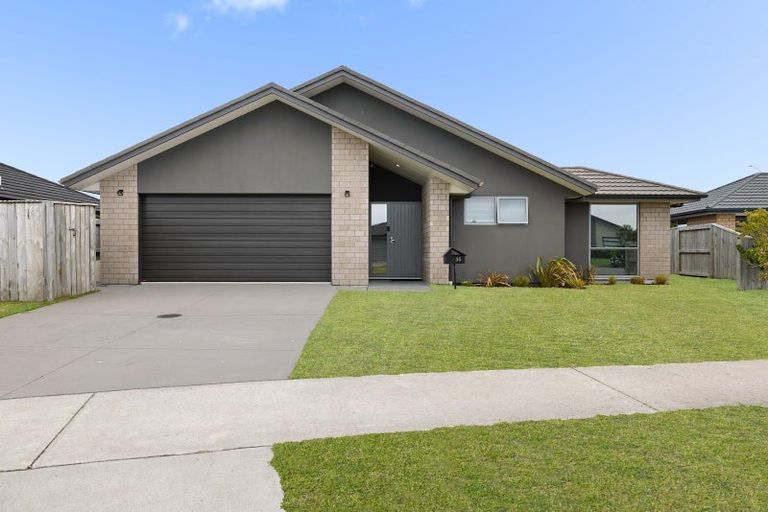 Photo of property in 9 Colpoma Close, Papamoa Beach, Papamoa, 3118