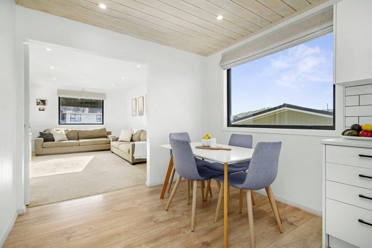 Photo of property in 13 Forglen Place, Tawa, Wellington, 5028