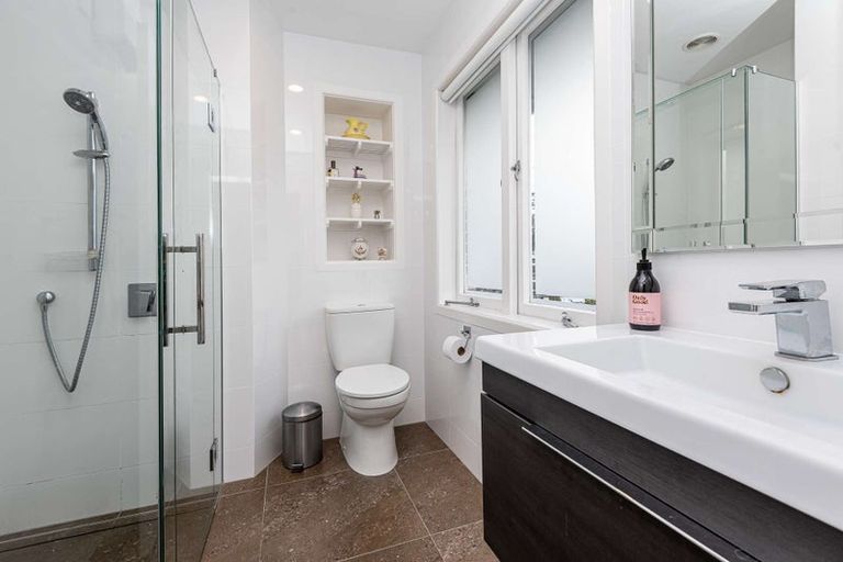 Photo of property in 10 Glenfern Road, Mellons Bay, Auckland, 2014