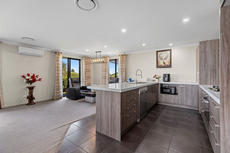 Photo of property in 8 Ballintoy Park Drive, Welcome Bay, Tauranga, 3175