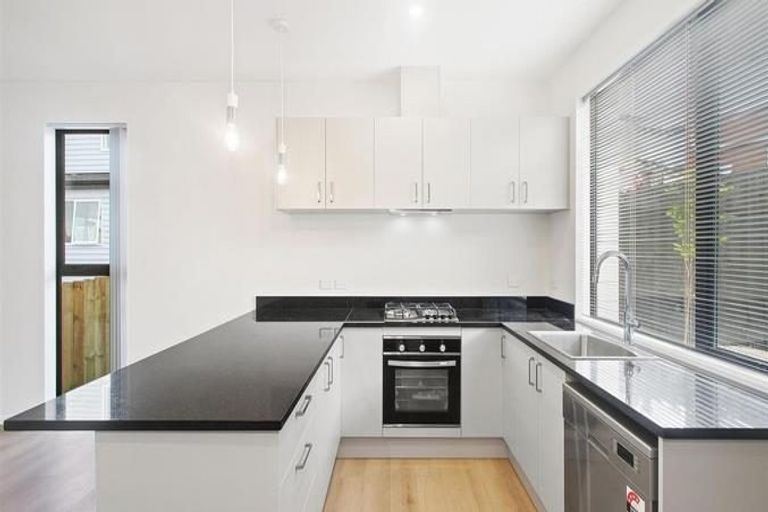 Photo of property in 21d Andrew Road, Howick, Auckland, 2010