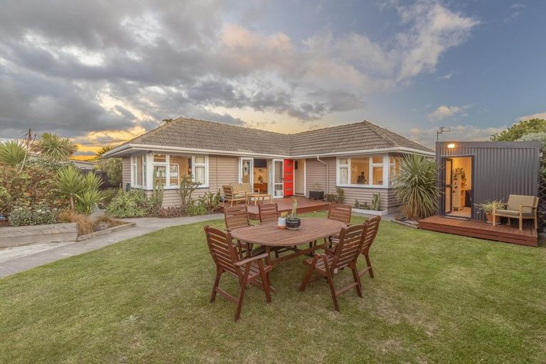 Photo of property in 12 Ida Street, New Brighton, Christchurch, 8061