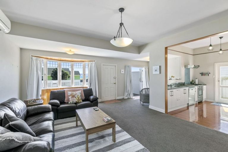 Photo of property in 69 Muritai Road, Eastbourne, Lower Hutt, 5013