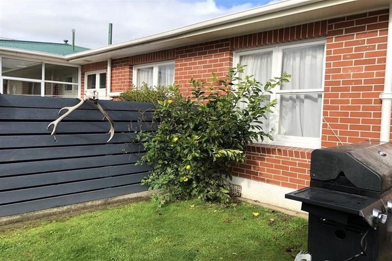 Photo of property in 22 Stanley Street, Levin, 5510