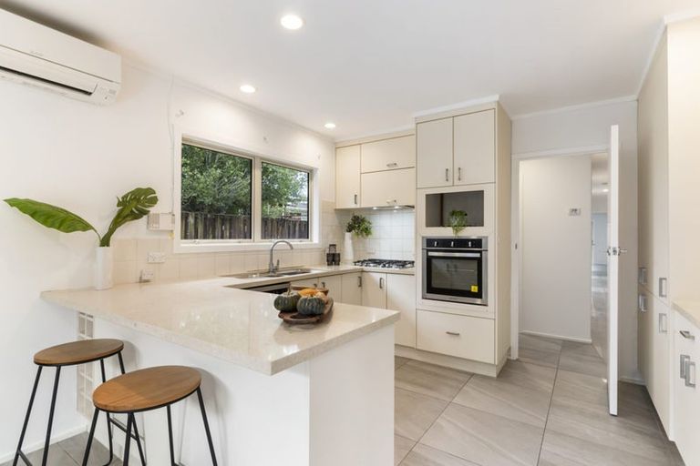 Photo of property in 2 Ashdown Place, Pahurehure, Papakura, 2113