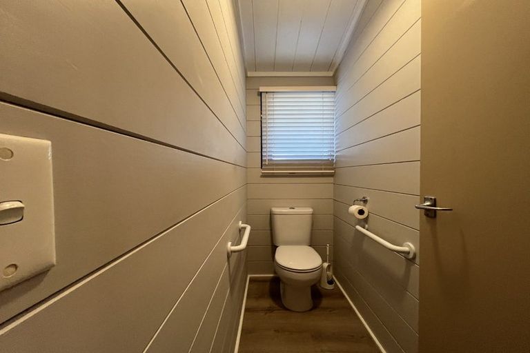 Photo of property in 112 Heta Road, Highlands Park, New Plymouth, 4312