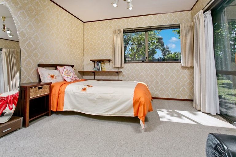 Photo of property in 2/25 Toroa Street, Torbay, Auckland, 0630