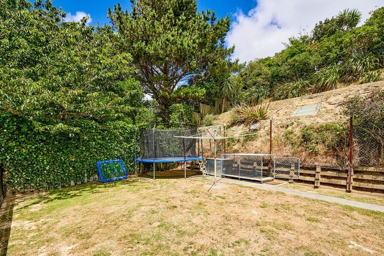 Photo of property in 58 Helston Road, Paparangi, Wellington, 6037