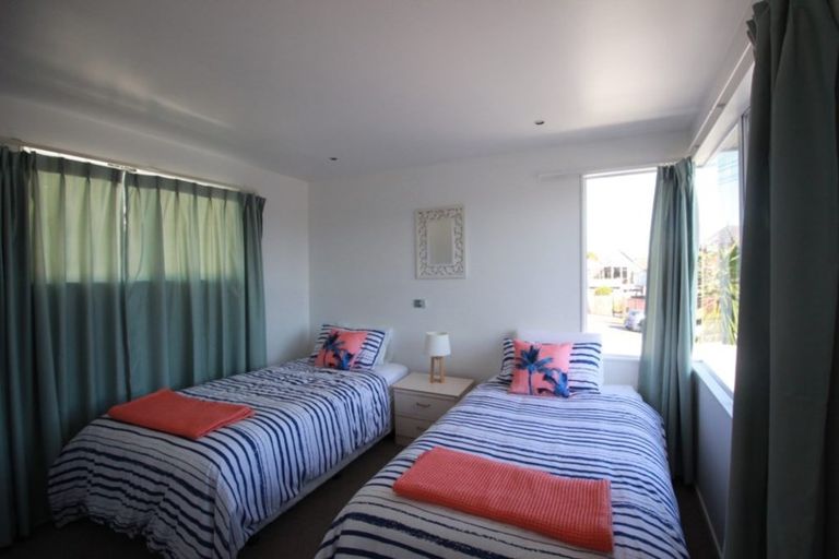 Photo of property in 1/58 Milford Road, Milford, Auckland, 0620