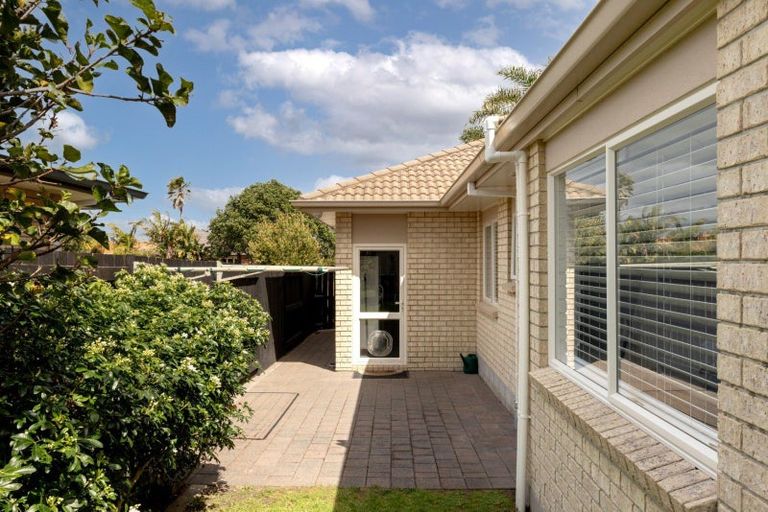 Photo of property in 587 Grenada Street, Papamoa Beach, Papamoa, 3118