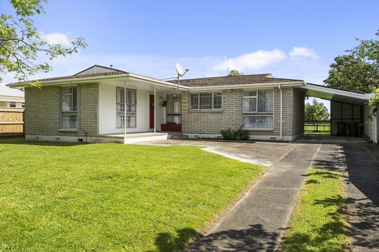 Photo of property in 8 Egmont Place, Westbrook, Palmerston North, 4412