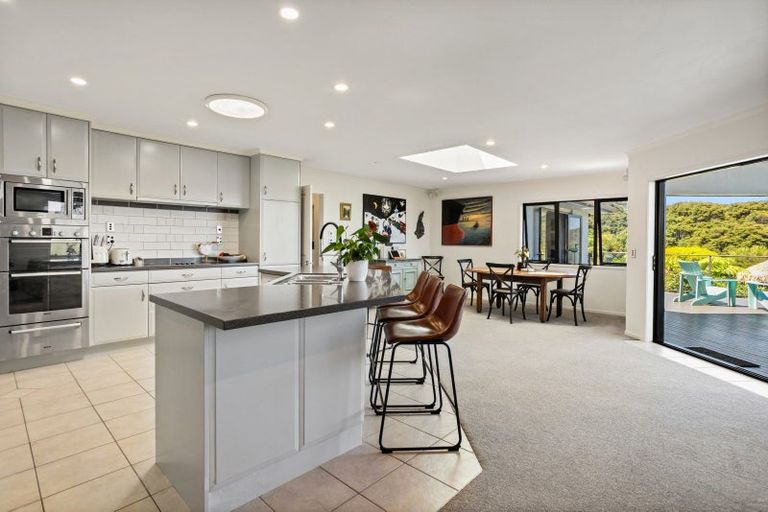 Photo of property in 80 Tarapatiki Drive, Whitianga, 3510