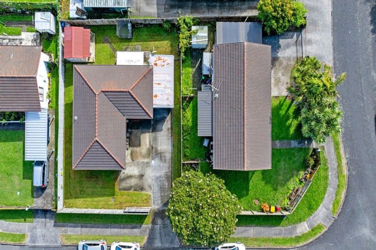 Photo of property in 2/10 Silver Road, Weymouth, Auckland, 2103