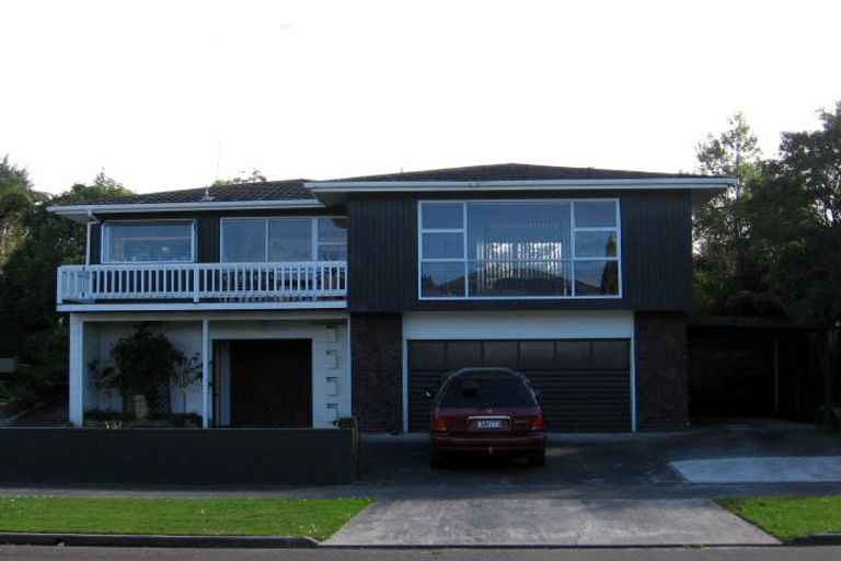 Photo of property in 50 Wikiriwhi Crescent, Awapuni, Palmerston North, 4412