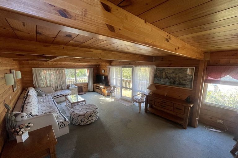 Photo of property in 2/28 Knightsbridge Drive, Forrest Hill, Auckland, 0620