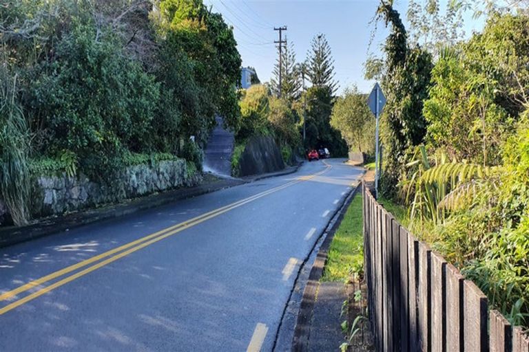 Photo of property in 9 Carlisle Road, Torbay, Auckland, 0630