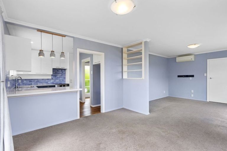 Photo of property in 85 Farquhars Road, Redwood, Christchurch, 8051