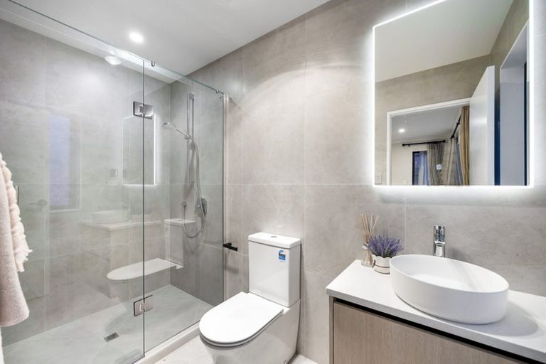 Photo of property in 10 Kina Place, Long Bay, Auckland, 0630