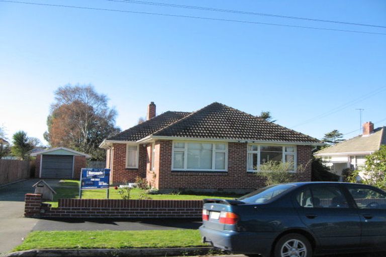 Photo of property in 6 Kinnaird Place, Hillmorton, Christchurch, 8025