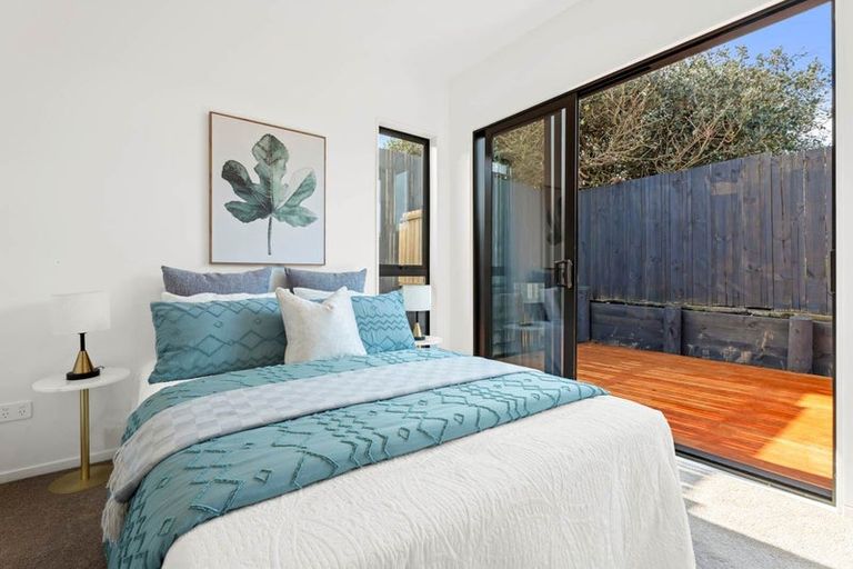 Photo of property in 19f Ellesmere Crescent, Pakuranga Heights, Auckland, 2010