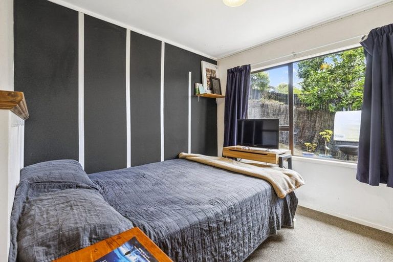 Photo of property in 17 Jenanne Place, Totara Vale, Auckland, 0629